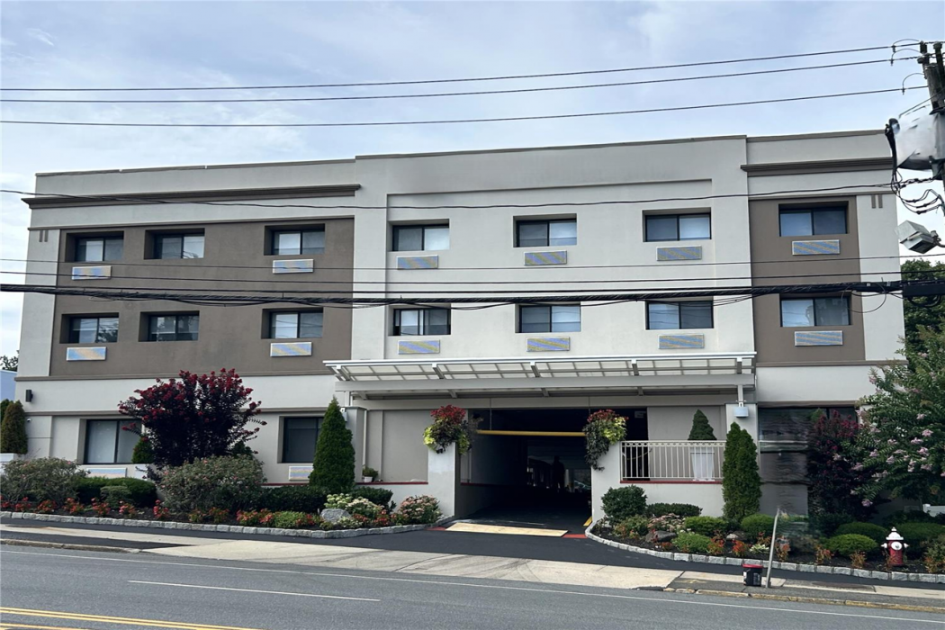 Best Western Roslyn-Long Island Hotel 1/17