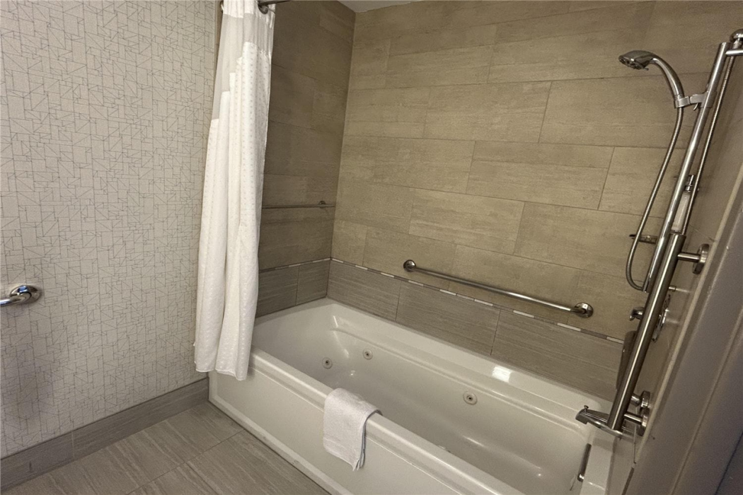 Best Western Roslyn-Long Island Hotel 13/17