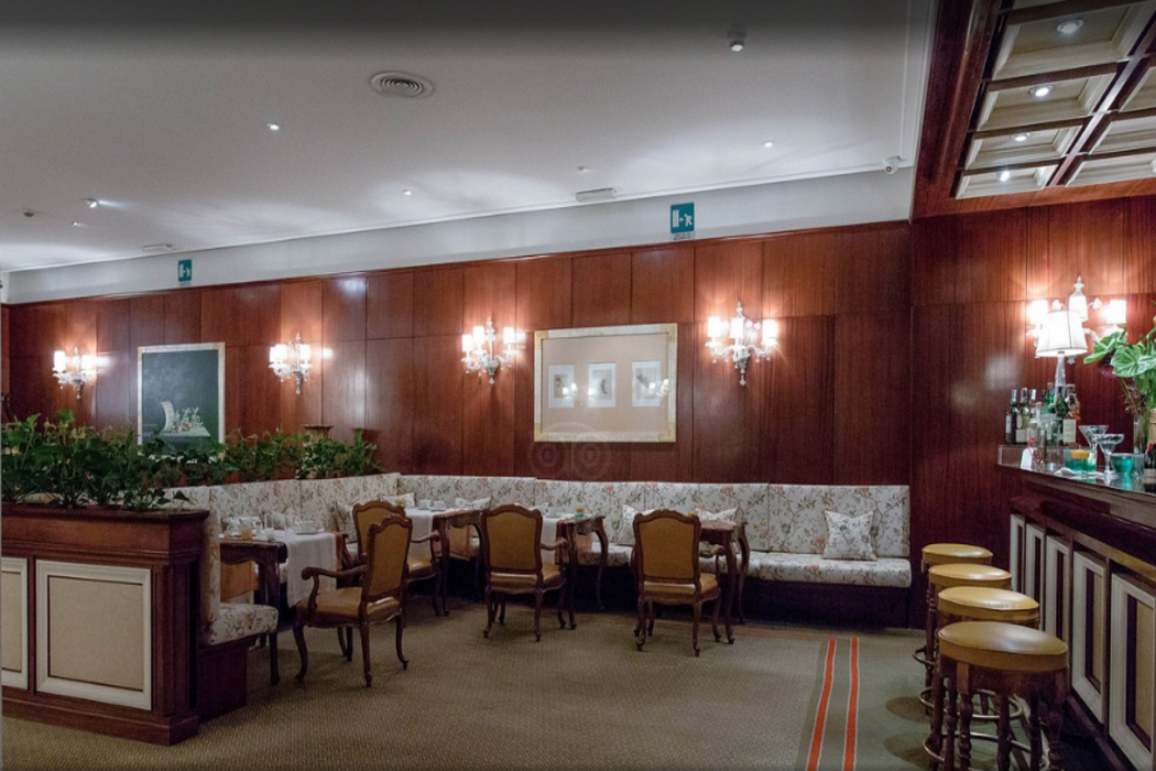 Hotel De La Ville 18/40