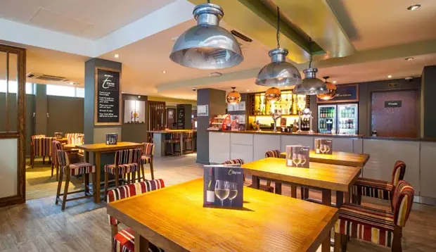 Premier Inn London Hammersmith (Ravenscourt Park) 20/32