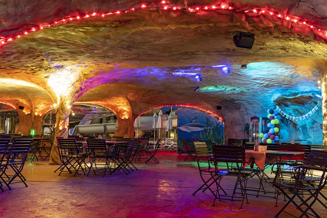 Kotva Hotel 30/66