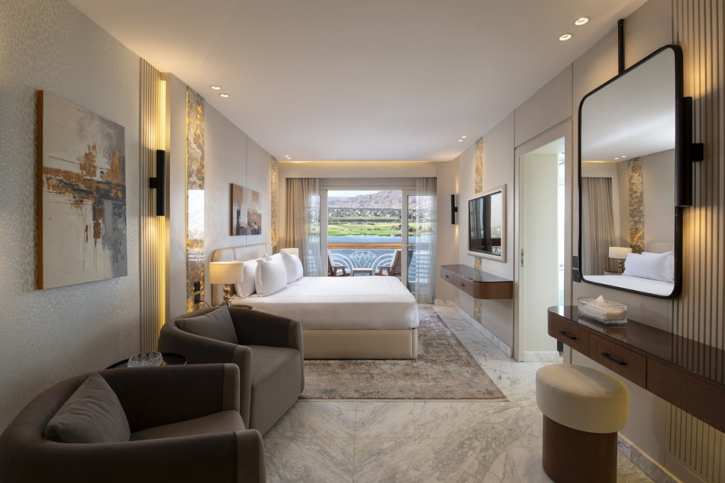 Sonesta St George Hotel 7/44