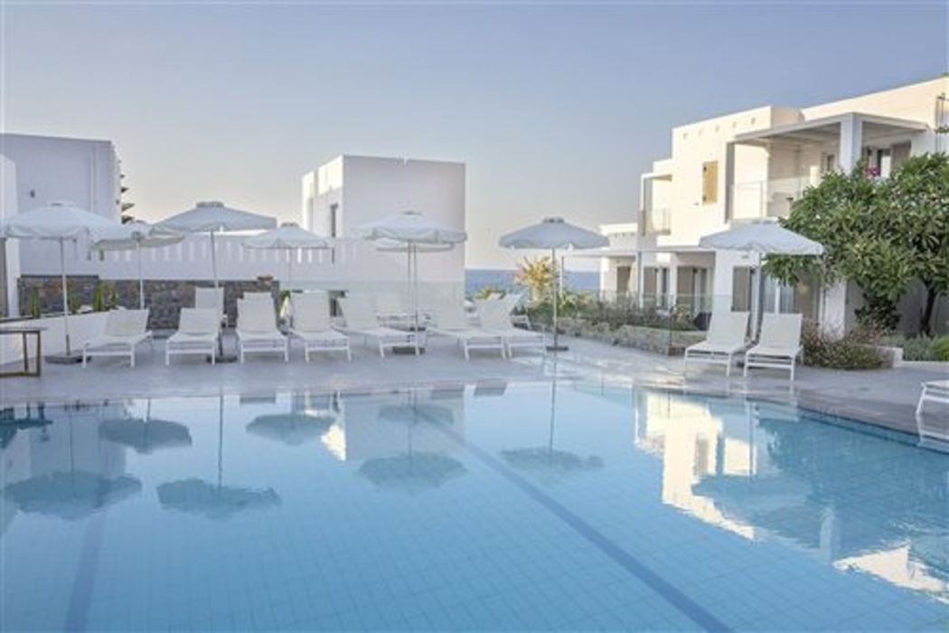 Maritimo Beach Hotel 29/65