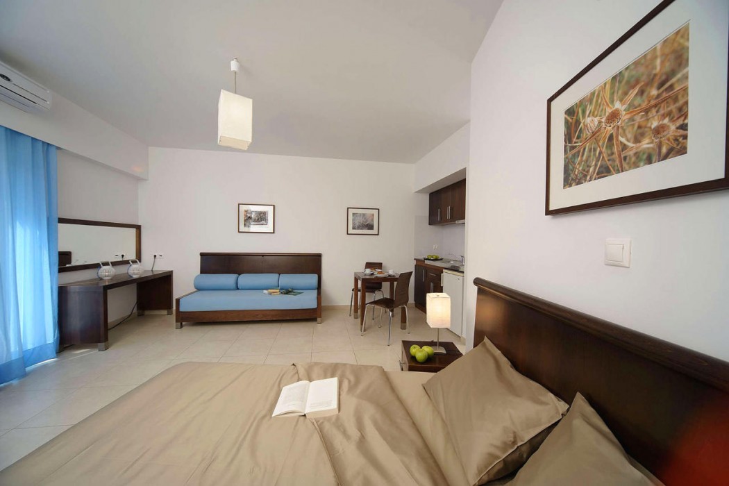 Glaros Hotel 20/63