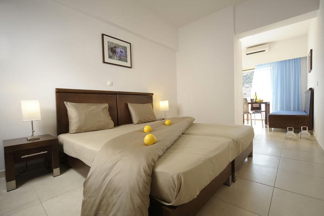Glaros Hotel 16/63