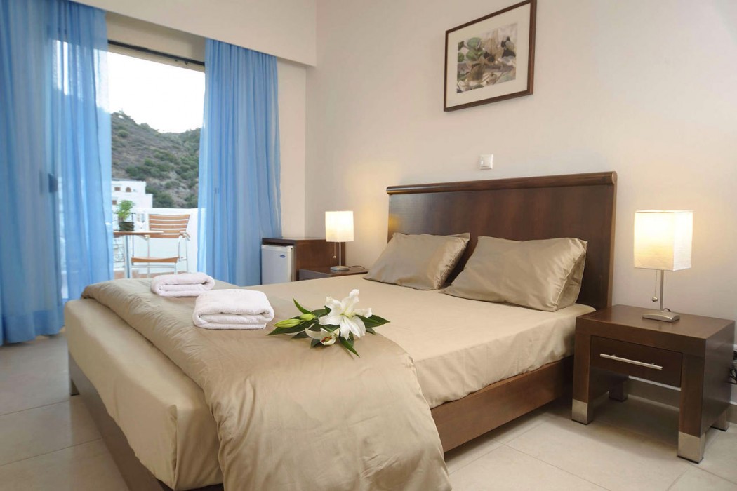 Glaros Hotel 18/63