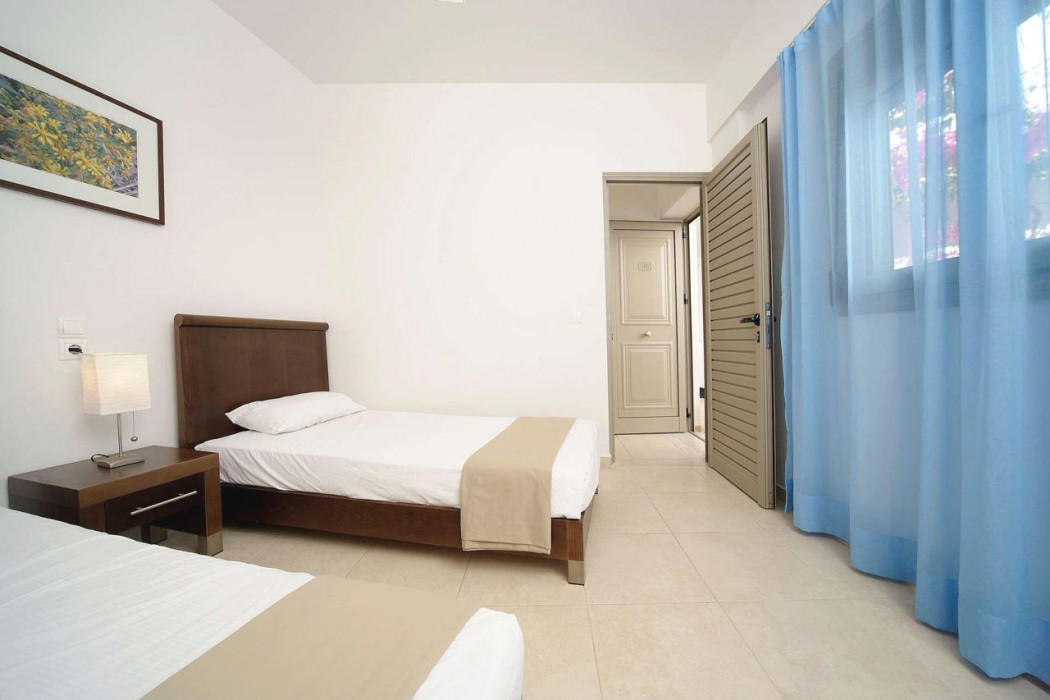 Glaros Hotel 15/63
