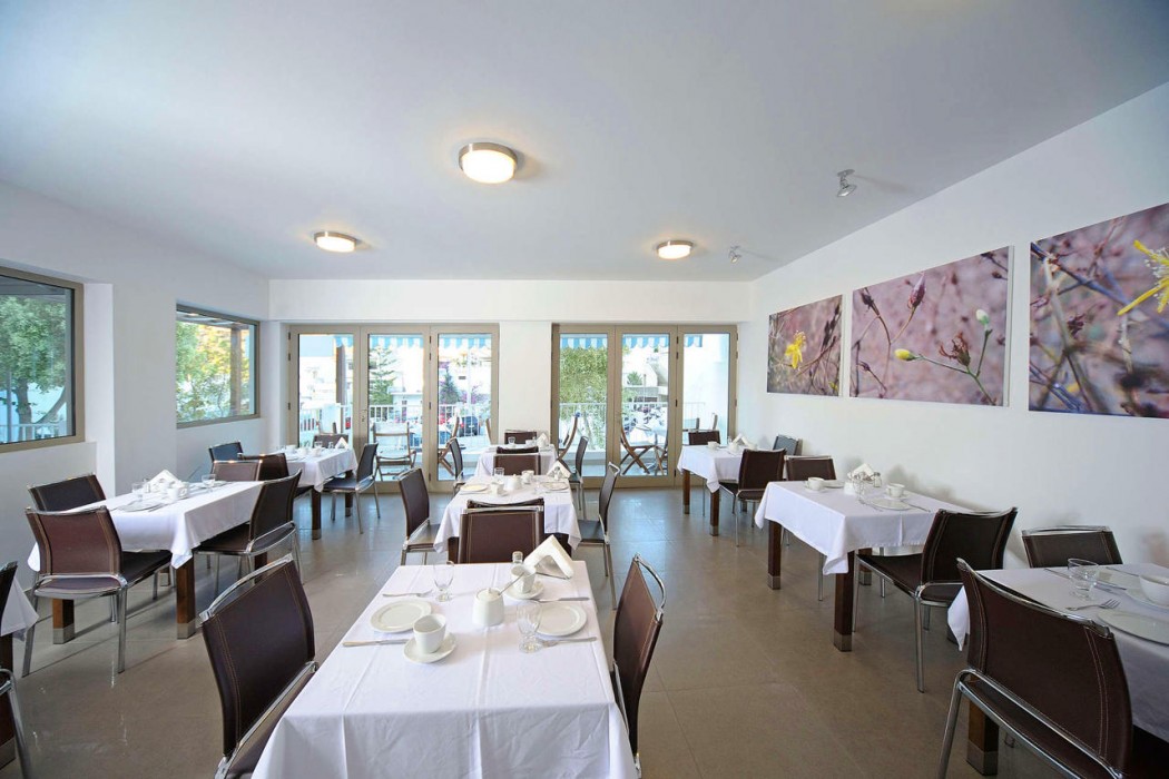 Glaros Hotel 31/63