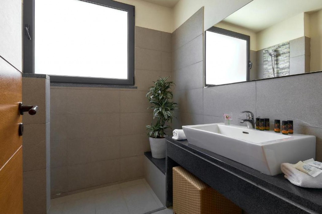 Creteco Hotel & Suites 28/72