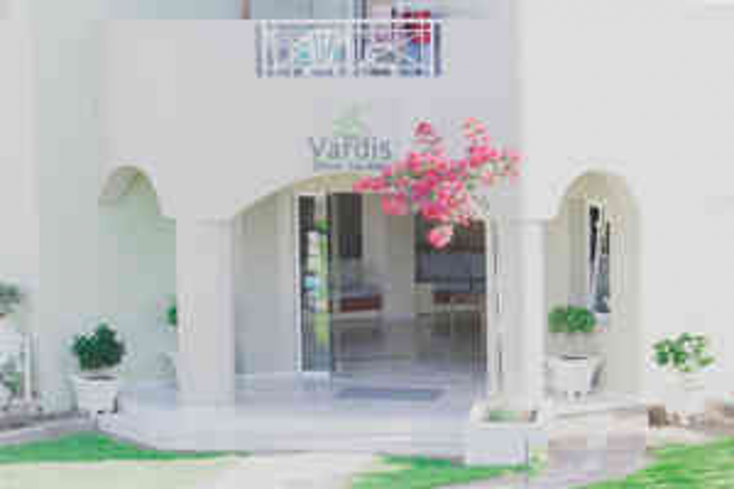 Vardis Olive Garden 4/38