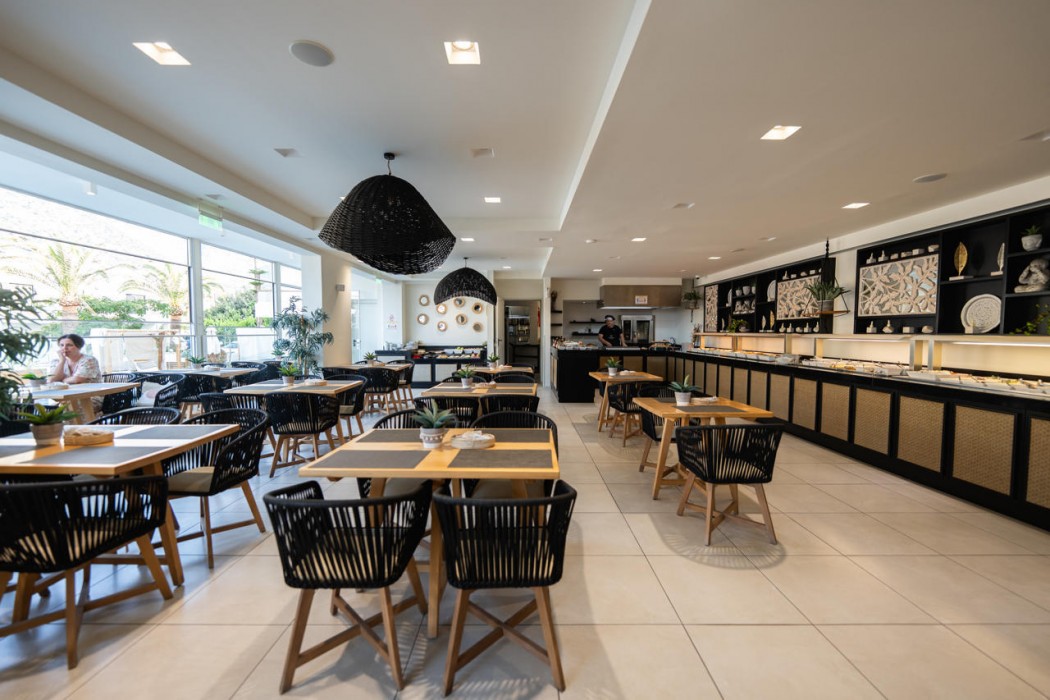 Nostos Beach Boutique Hotel 61/73