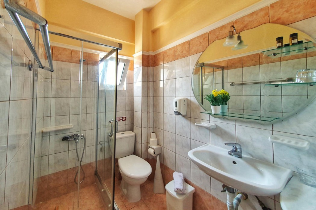 Brati Beach Hotel 12/56