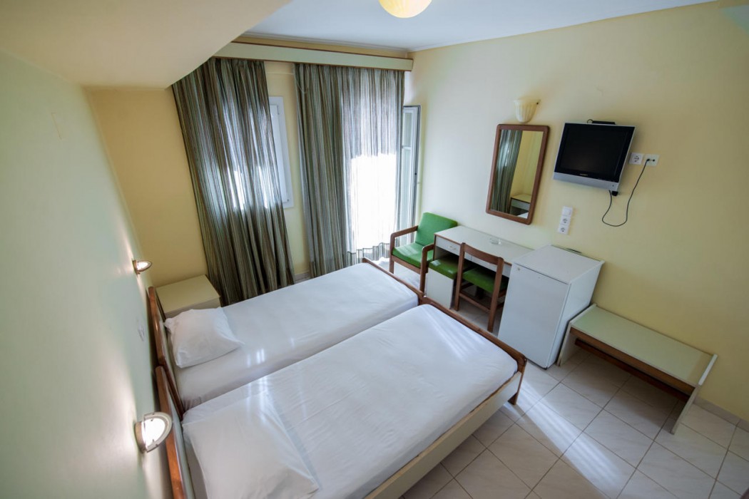 Ionis Hotel 22/42