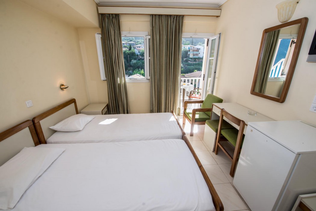 Ionis Hotel 21/42
