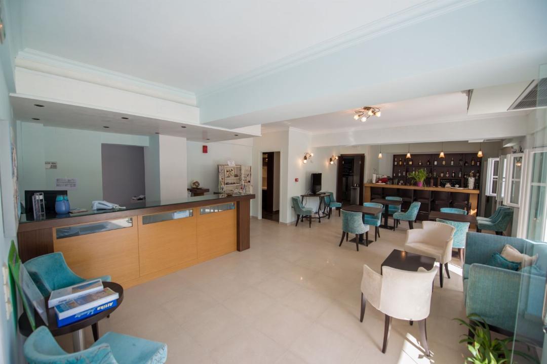 Ionis Hotel 16/42