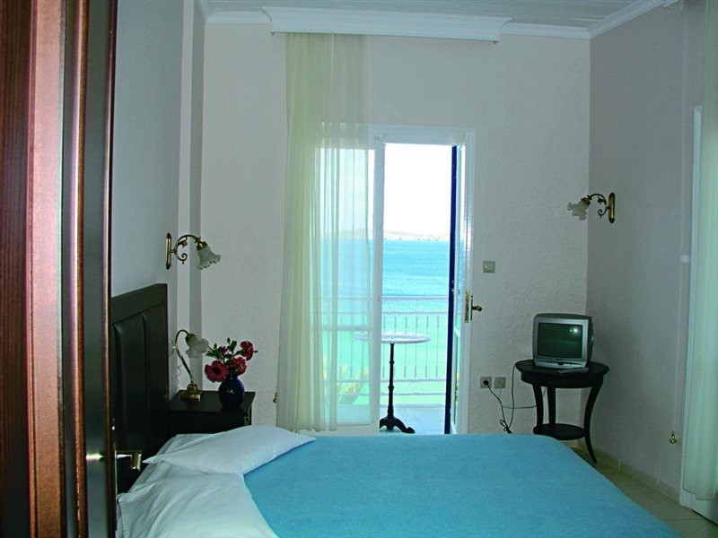 Aneroussa Beach 7/32
