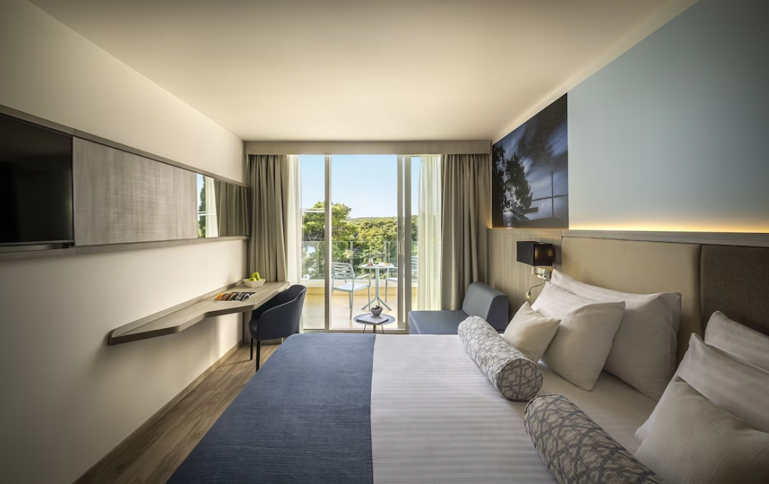 Valamar Carolina Hotel and Villas 8/12