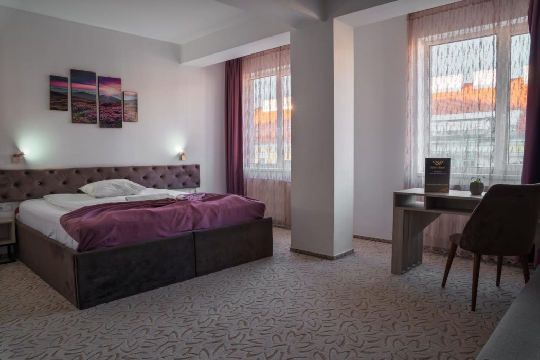 Alexis Hotel 12/23