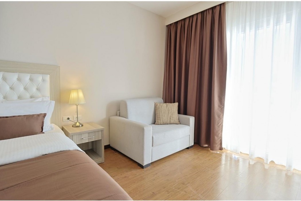 Bleart Hotel 27/92