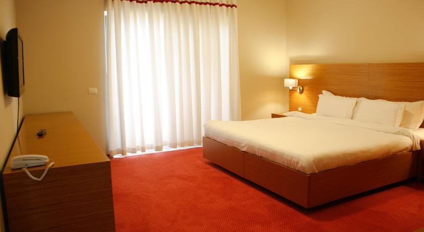 JAROAL HOTEL 18/64