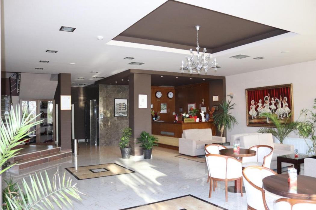 Perla Hotel 6/61