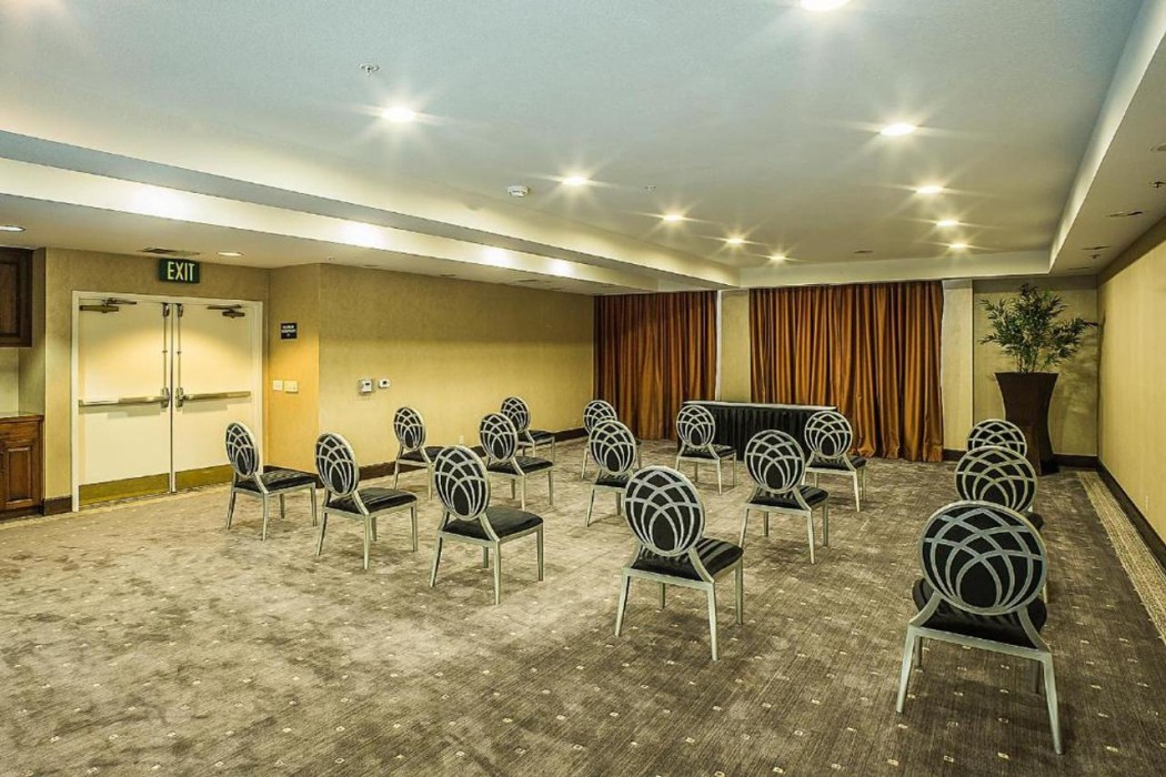 Cupertino Hotel 45/54