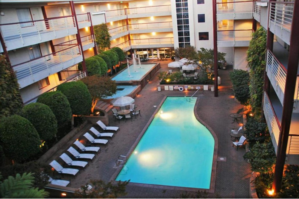 Cupertino Hotel 30/54
