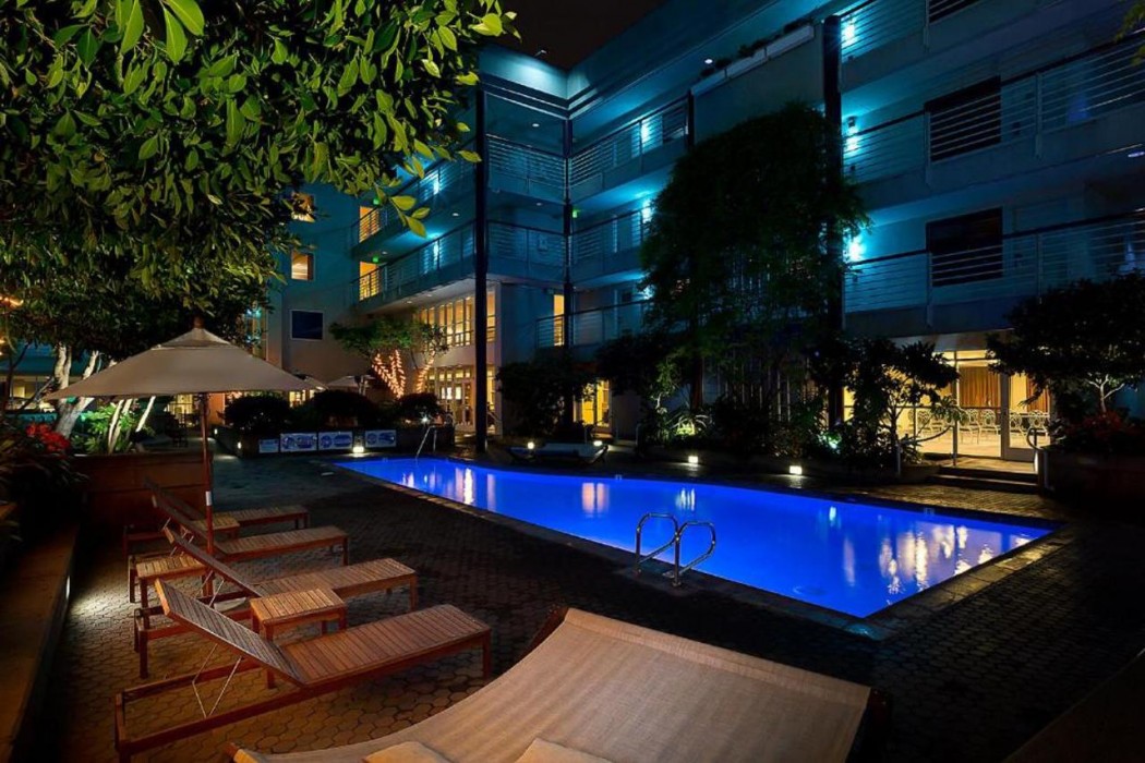 Cupertino Hotel 31/54