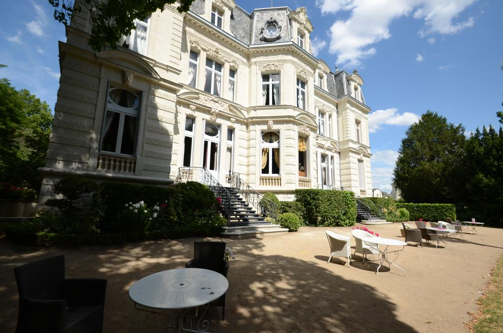 Chateau de Verrieres 1/52