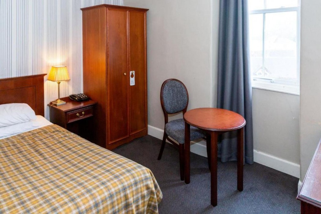 Royal Hotel Oban 17/50