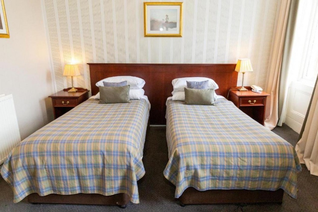 Royal Hotel Oban 18/50