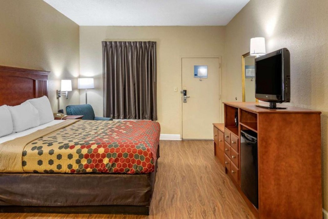 Econo Lodge Cordele 8/20