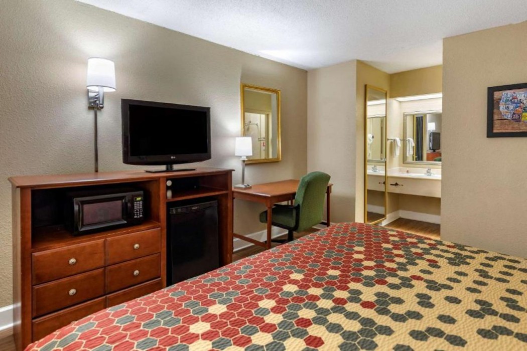 Econo Lodge Cordele 12/20