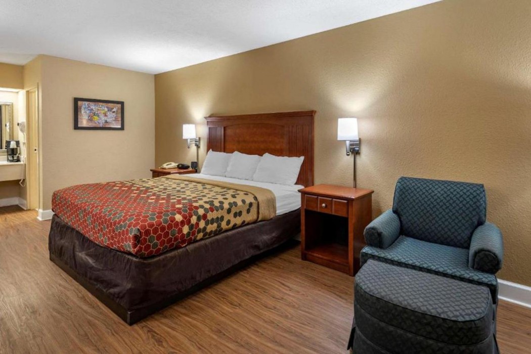 Econo Lodge Cordele 13/20