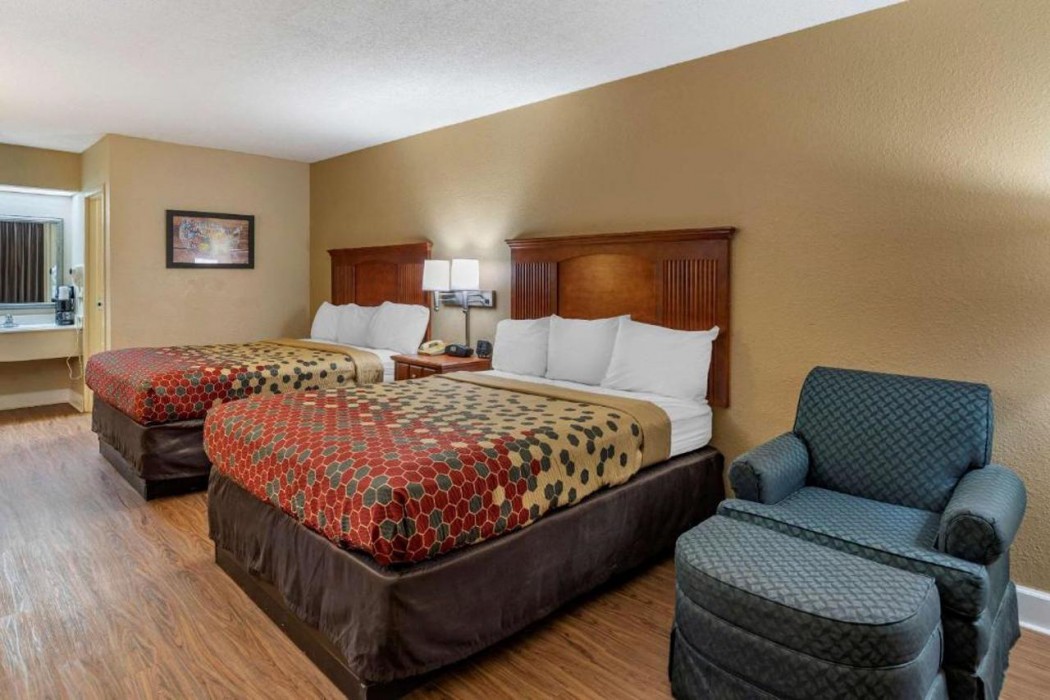 Econo Lodge Cordele 14/20