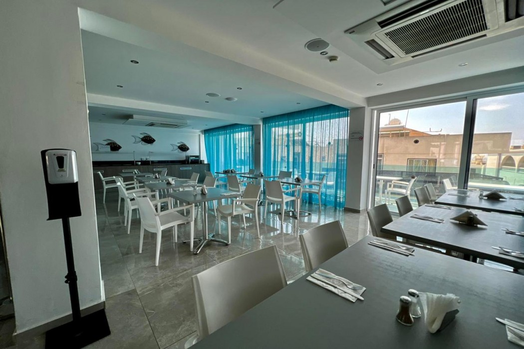 Sunny Blue Hotel 79/131