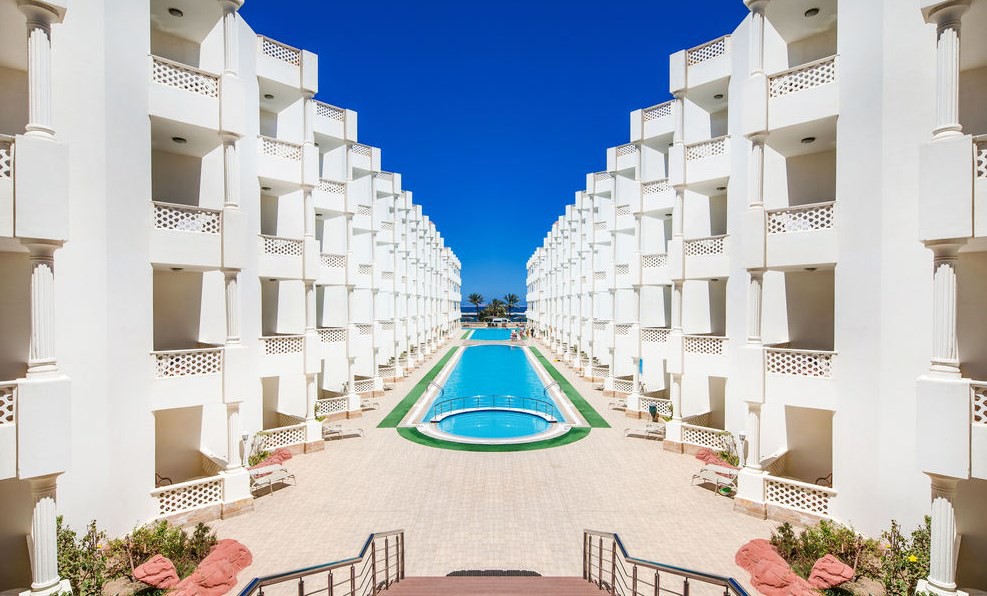 Golden 5 Emerald Resort 6/10