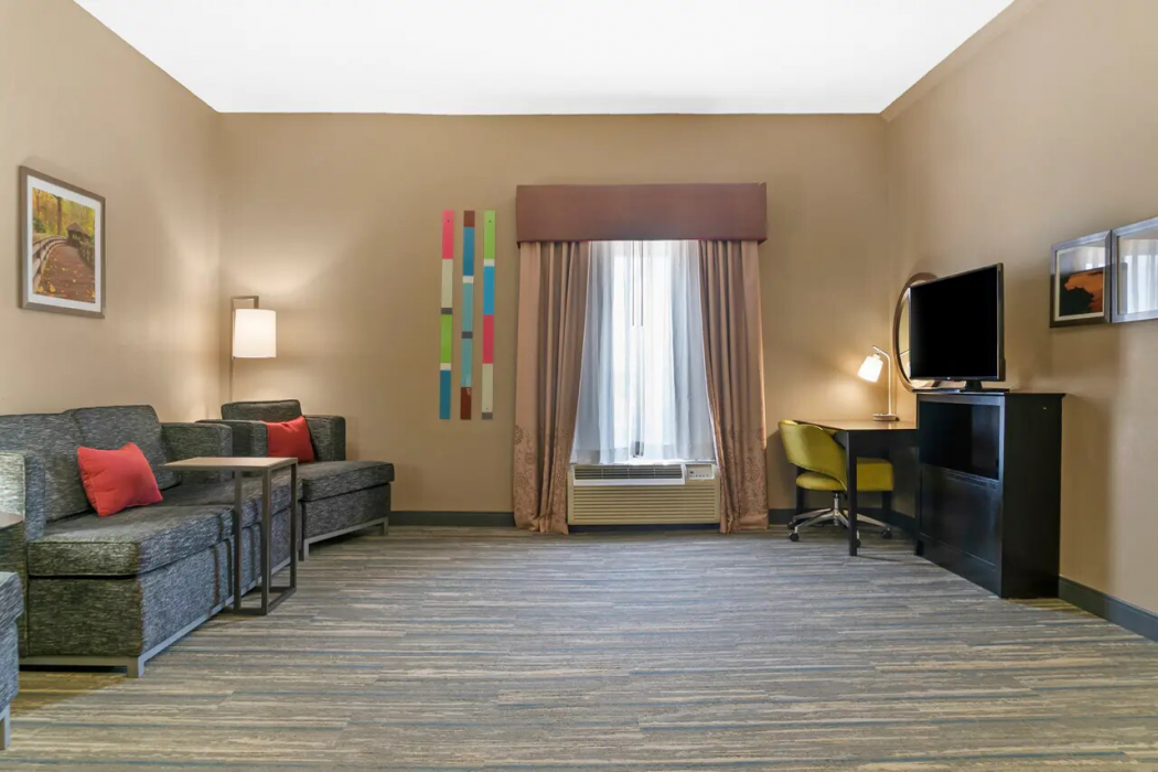 Comfort Inn & Suites Toledo North 17/30