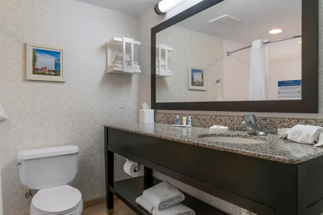 Comfort Inn & Suites Toledo North 15/30