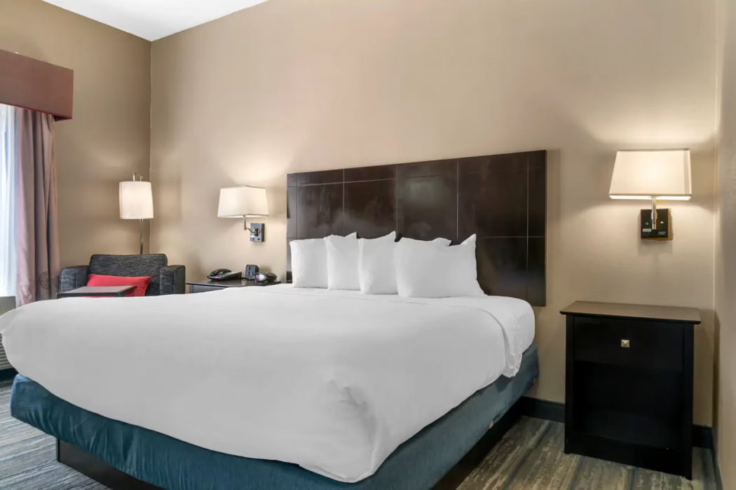 Comfort Inn & Suites Toledo North 7/30