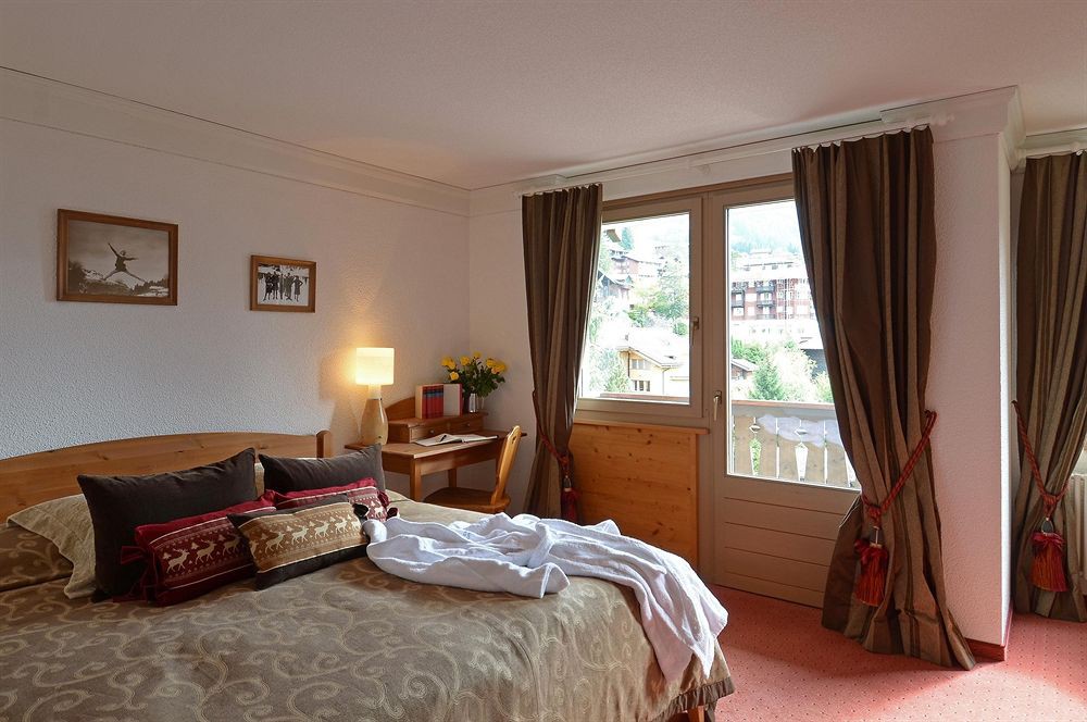 HOTEL CAPRICE 12/55