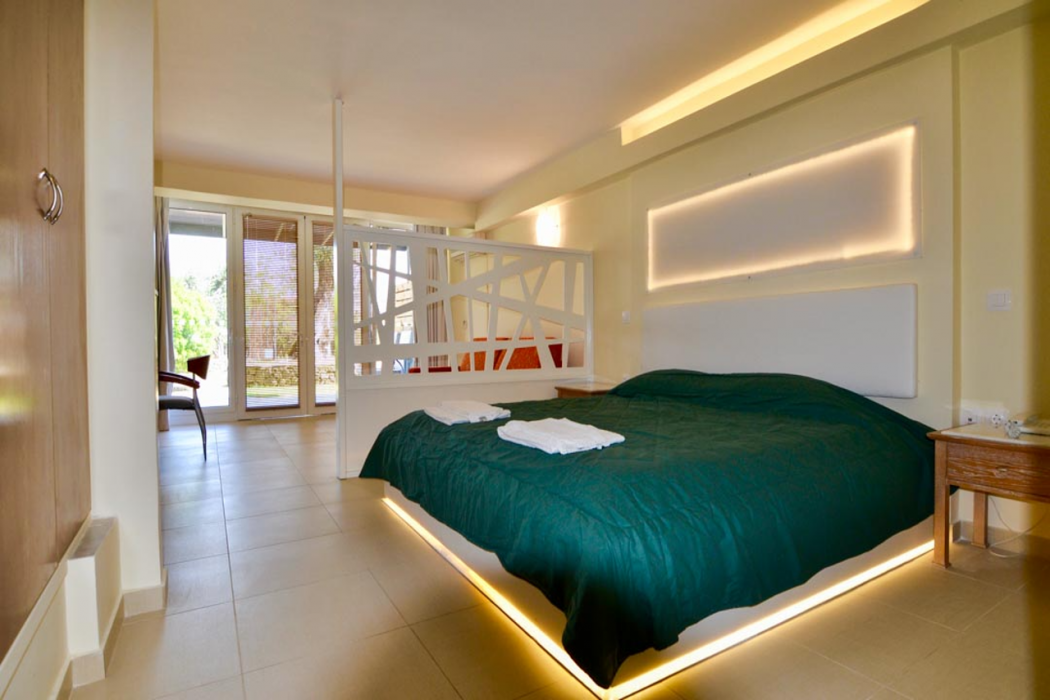 Paloma Blanca Hotel 12/55