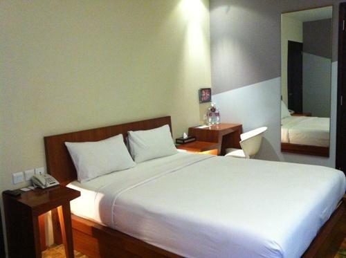 PLAN B HOTEL 9/35