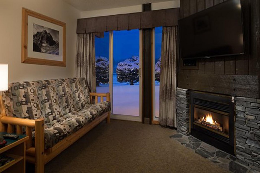 Canmore Rocky Mountain Ski Lodge 53/118