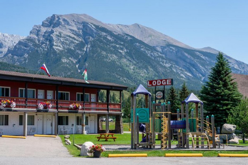 Canmore Rocky Mountain Ski Lodge 9/118