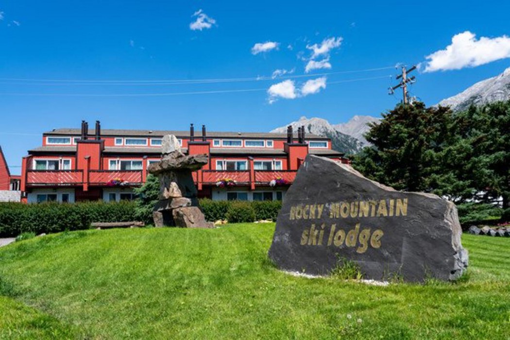 Canmore Rocky Mountain Ski Lodge 7/118