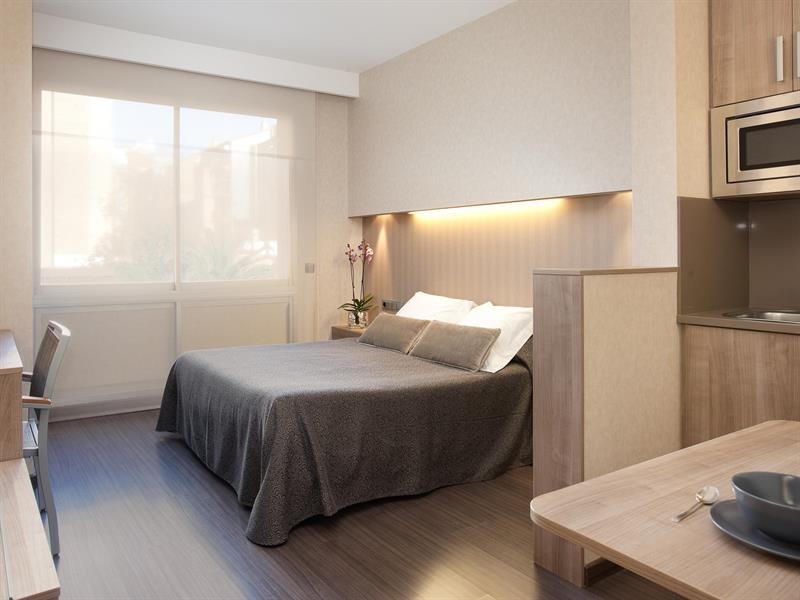 Silver Aparthotel 25/48