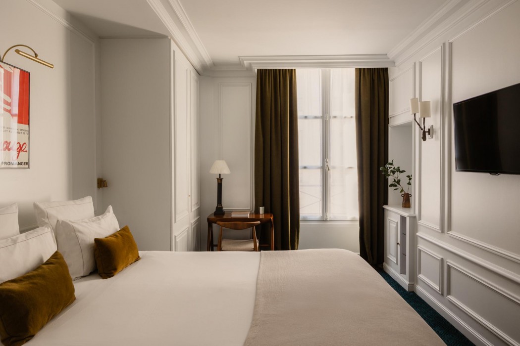 Bourgogne Hotel and Montana 9/45
