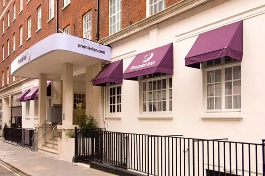 Premier Inn London Victoria in LONDON
