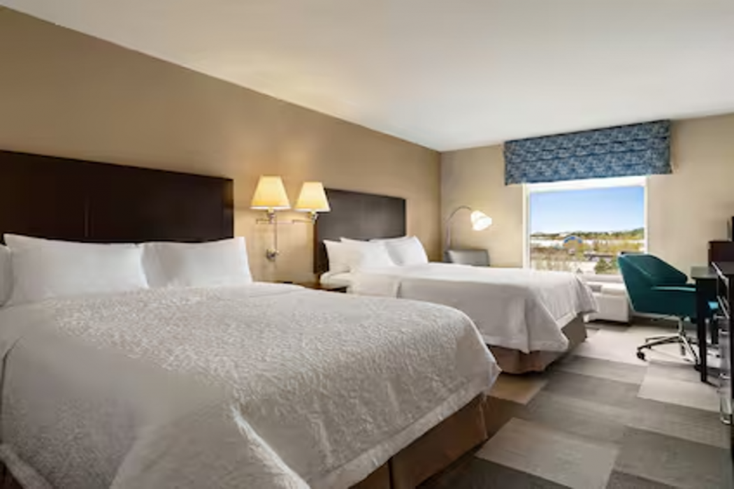 Hampton Inn & Suites Atlanta Airport West/Camp Creek Pkwy 15/41